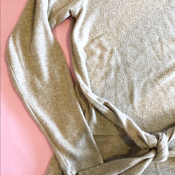 Women’s Sweater - Picture 4 of 4